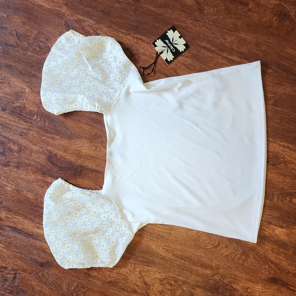 Daisy puff sleeve 🌼 - Picture 3 of 5